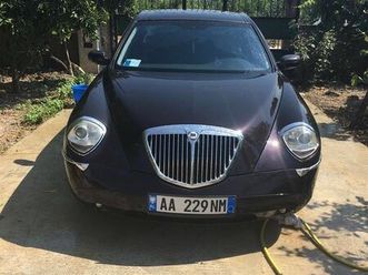 lancia thesis ne shitje