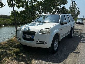 shitet fuoristrada me 5 vende dhe karroceri