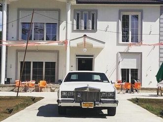 shitet / nderrohet cadillac 4.1 i 83