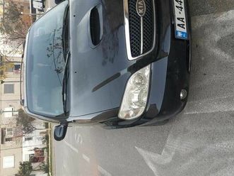 shitet kia carnival viti 2005