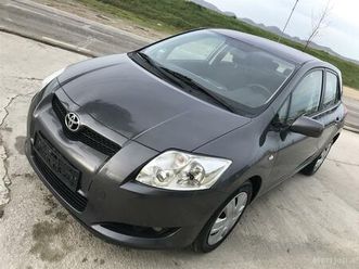 toyota..auris..1.4 naft.kmio..automa ..sa po ardhhur..