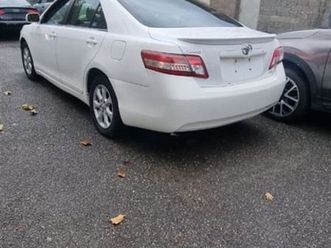 tojota camry...2.5 benzine..viti 2011 automat