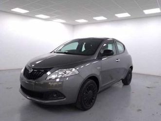ypsilon 1.0 firefly hybrid silver s&s 70cv