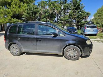 volkswage touran 2.0 nafte