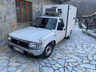toyota hilux 2.4frigo
