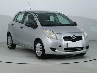 toyota yaris 1.3 vvt-i, po stk, slušný stav
