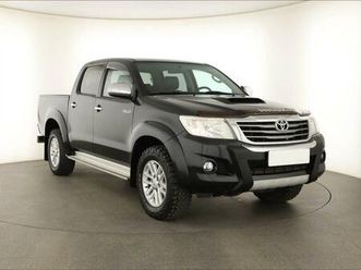 toyota hilux 3.0 d-4d, 4x4, automat, čr