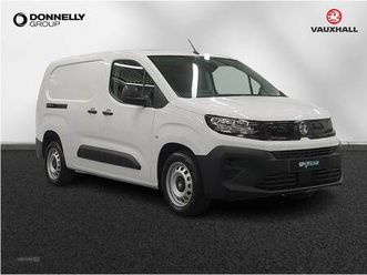 2025-vauxhall-combo-crew-with-sat-nav