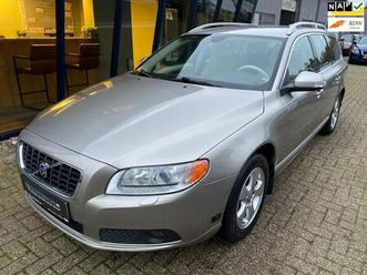 volvo-v70-2-5ft-summum-200pk-leer-ecc-trekhaak