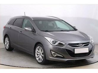 hyundai i40 2.0 gdi, serv.kniha, navi