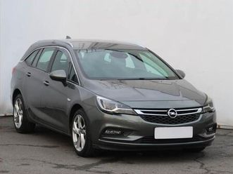 opel astra cosmo 1.4 t, čr,1.maj