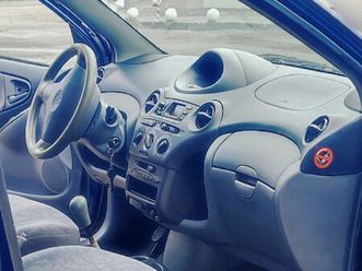 toyota yaris 1.0 julho/01