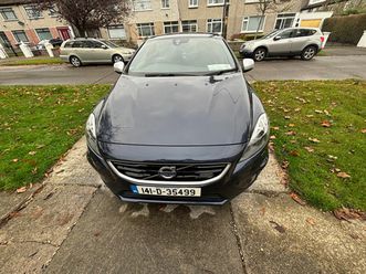 VOLVO V40 D2 40-series-1-6-d2-r-design-luxury-115bhp-5dr