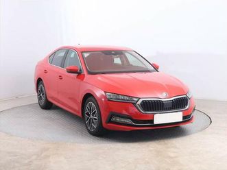 SKODA OCTAVIA skoda-octavia-style-2-0-tdi-nove-v-cr