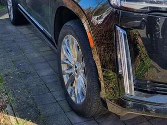 escalade-6-2-v8-awd-at-platinum