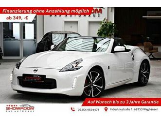 nissan-370z-roadster-3-hand