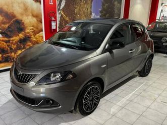 ypsilon 1.0 firefly hybrid gold s&s 70cv 5p.ti
