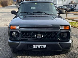 lada-niva-m-urban-large-4x4-1-7i