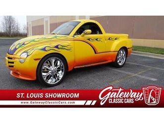 used 2004 chevrolet ssr custom
