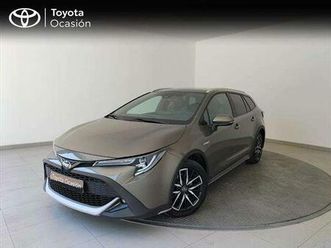 toyota corolla touring sports 180h trek