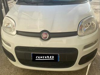 stufa bordeaux con dettagli neri