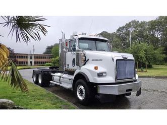 used-2019-western-star-trucks-4900-sa-day-cab-highway-tractor-tandem-with-air-brakes-diese