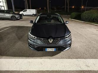 megane sporter 1.6 e tech plug in hybrid business
