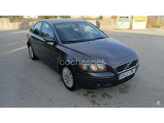 volvo-s40-2-0d-momentum