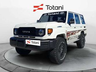 grj-76-lx-5porte-4-0b-271cv