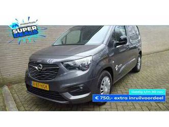 opel-combo-cargo-100-elektrisch-navigatie