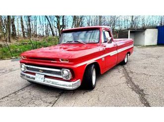 1966 chevrolet c10 rouge manuel, 4 vitesses conduite à ga...