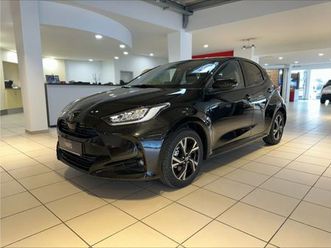 toyota yaris hybrid team d (kamera, apple carplay, wkr)