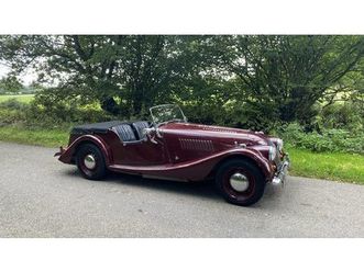 1968-morgan-plus-4-dark-red-manuel-4-vitesses-conduite-a