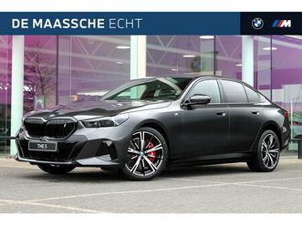 bmw i5 - edrive40 m sport automaat / panoramadak / trekhaak / adaptieve led / parking assistant pro