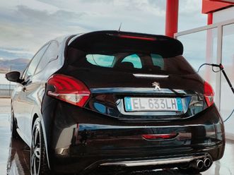 peugeot 208 anno 2012 ( allestimento gt line)