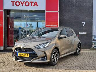 toyota yaris - 1.5 hybrid 115 first edition lm-velgen ad-cruise navi camera privacy-glass