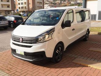 9 posti con gancio finanziabile con garanzia