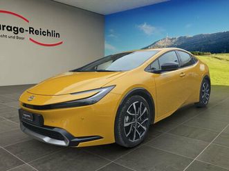 prius 2.0 plug-in-hybrid style