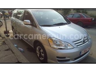 toyota avensis verso