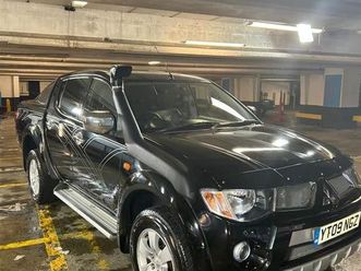 mitsubishi l200 ne gjendje shume te mire.