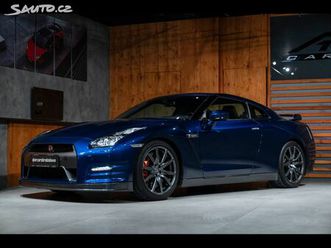 nissan gt-r black edition
