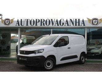 <li class=breadcrumbs-module_list-item__zg-6q peugeot partner 1.5 bluehdi premium standard </ol>