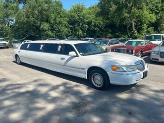 used 1999 lincoln town car executive 4dr sedan w/ limousine builder package