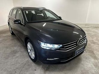 volkswagen passat variant 2.0 tdi scr evo business del 2023 usata a avezzano