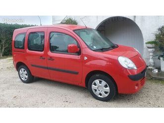 renault kangoo 2 happy family 1.6l 90ch essence 5 places 104.602km garantis 1ère main très propre dossier d'entretien clim double portes coulissantes courroie p