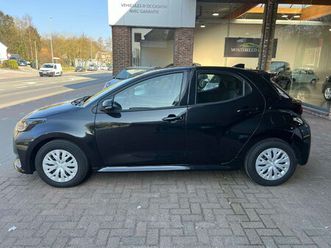 toyota-yaris-1-5i-vvt-i-hybrid-e-cvt-dynamic-8-ans-garantie