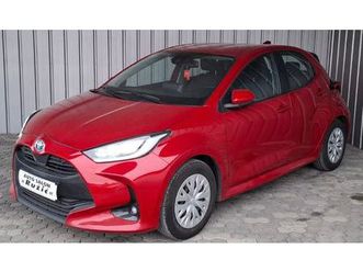 toyota yaris 1,5 automatik hibrid navi 2xpdc kamera full led garancija, 2023 god.