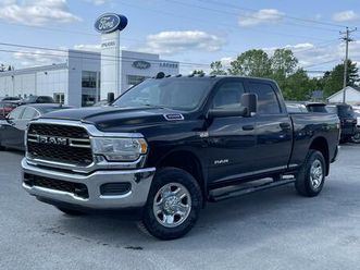 tradesman-4x4-crew-v8-6-4l-essence