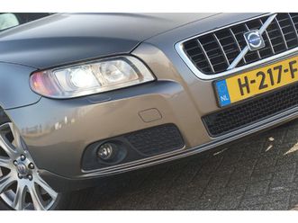 VOLVO V70 2-5ft-summum-seashell-metallic-y-timer-topstaat
