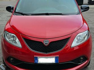 lancia-ypsilon-my18-1-0-70cv-hybrid-gold
